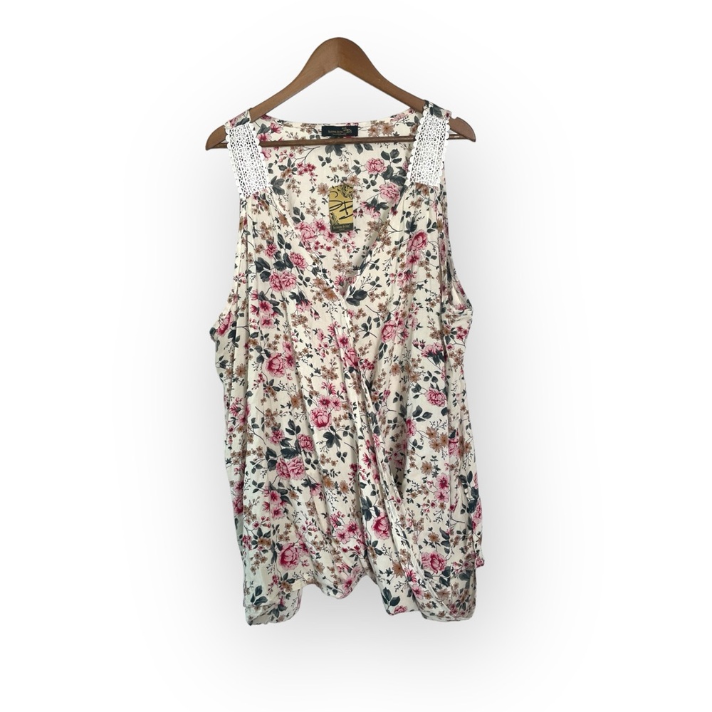 NWT Suzanne Beatro signature sleeveless wrap style top